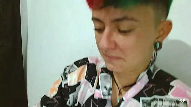 Snapshot of tomboyblue chatting on February 26, 7:31 am tomboyblue online show from February 26, 7:31 am