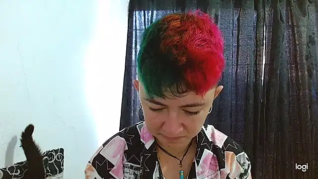 Snapshot of tomboyblue chatting on February 26, 3:19 pm tomboyblue online show from February 26, 3:19 pm