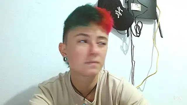 Snapshot of tomboyblue chatting on February 28, 2:31 am tomboyblue online show from February 28, 2:31 am