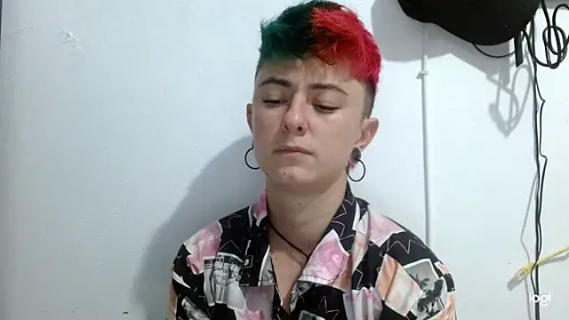 Snapshot of tomboyblue chatting on March 1, 12:50 am tomboyblue online show from March 1, 12:50 am