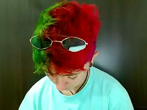 Snapshot of tomboyblue chatting on March 8, 10:45 pm tomboyblue online show from March 8, 10:45 pm