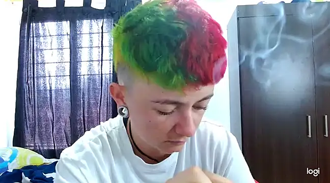 Snapshot of tomboyblue chatting on March 13, 5:50 pm tomboyblue online show from March 13, 5:50 pm