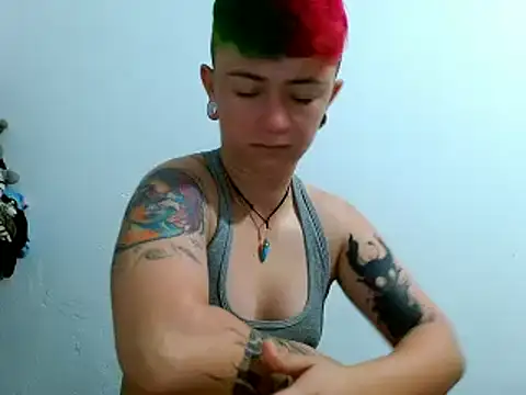 Snapshot of tomboyblue chatting on March 19, 11:06 am tomboyblue online show from March 19, 11:06 am