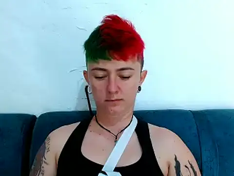 Snapshot of tomboyblue chatting on March 20, 3:25 pm tomboyblue online show from March 20, 3:25 pm