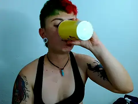 Snapshot of tomboyblue chatting on March 21, 3:12 am tomboyblue online show from March 21, 3:12 am