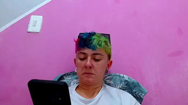 Snapshot of tomboyblue chatting on September 15, 6:30 pm tomboyblue online show from September 15, 6:30 pm