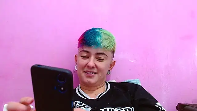 Snapshot of tomboyblue chatting on September 19, 9:48 pm tomboyblue online show from September 19, 9:48 pm