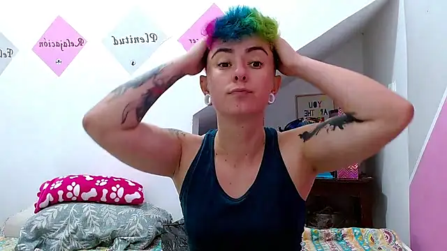 Snapshot of tomboyblue chatting on October 11, 12:32 am tomboyblue online show from October 11, 12:32 am