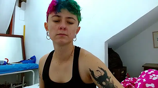 Snapshot of tomboyblue chatting on November 24, 6:02 am tomboyblue online show from November 24, 6:02 am