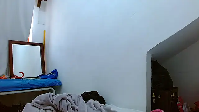 Snapshot of tomboyblue chatting on November 24, 6:07 pm tomboyblue online show from November 24, 6:07 pm