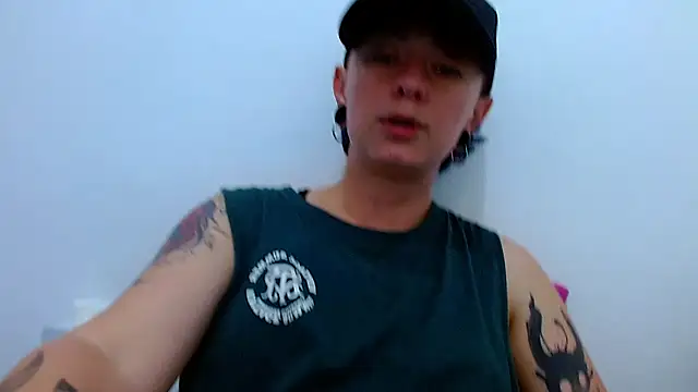 tomboyblue online show from April 21, 7:39 pm