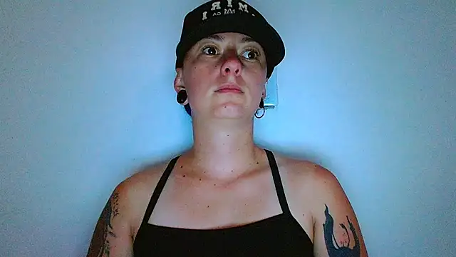 tomboyblue online show from April 24, 6:54 pm