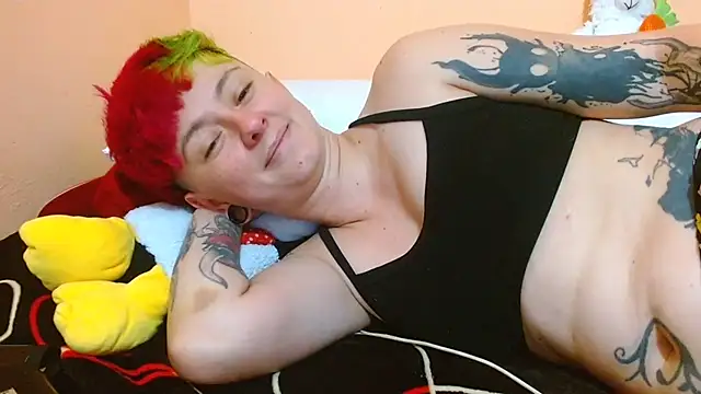 tomboyblue online show from August 1, 6:18 pm