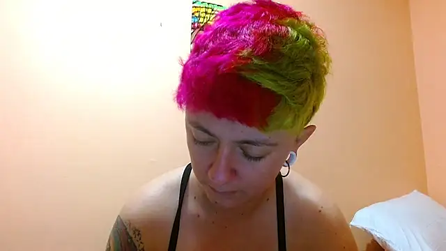 tomboyblue online show from August 2, 11:19 am