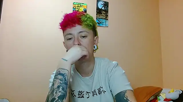 tomboyblue online show from August 2, 11:36 pm