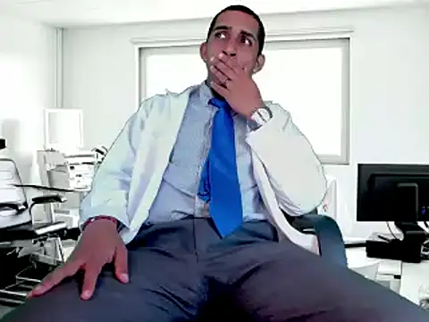 Snapshot of Paolo_johnson chatting on February 1, 7:57 am Paolo johnson online show from February 1, 7:57 am