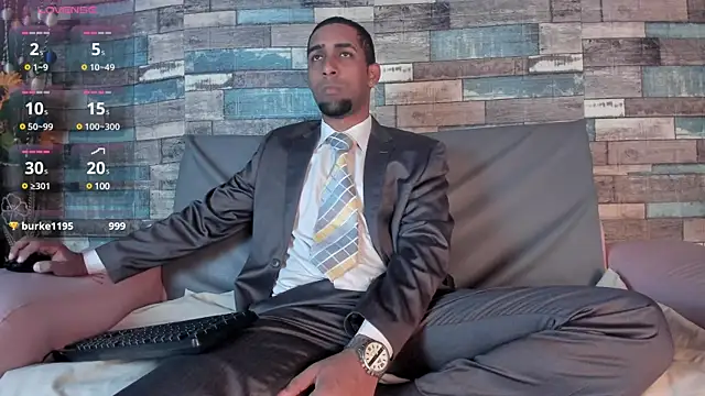 Snapshot of Paolo_johnson chatting on March 1, 6:46 am Paolo johnson online show from March 1, 6:46 am