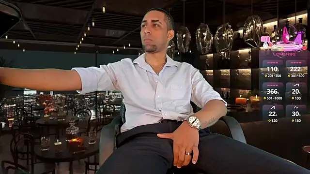 Snapshot of Paolo_johnson chatting on March 18, 11:41 am Paolo johnson online show from March 18, 11:41 am