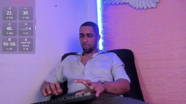 Snapshot of Paolo_johnson chatting on December 4, 11:41 am Paolo johnson online show from December 4, 11:41 am