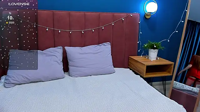 VanillaKelly online show from December 6, 1:18 am