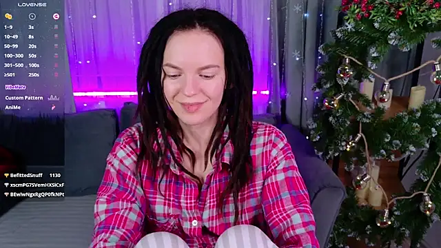 Snapshot of CoreyJane chatting on December 23, 8:33 am CoreyJane online show from December 23, 8:33 am