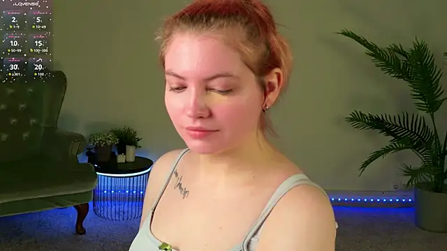 Snapshot of Lisa_Adam chatting on June 13, 4:38 pm Lisa Adam online show from June 13, 4:38 pm