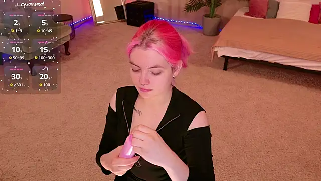 Lisa Adam online show from July 21, 6:10 pm