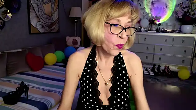 HornyMilf 555 online show from April 28, 1:05 pm