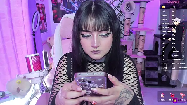 Snapshot of MaddyFooxx chatting on July 12, 10:45 pm MaddyFooxx online show from July 12, 10:45 pm
