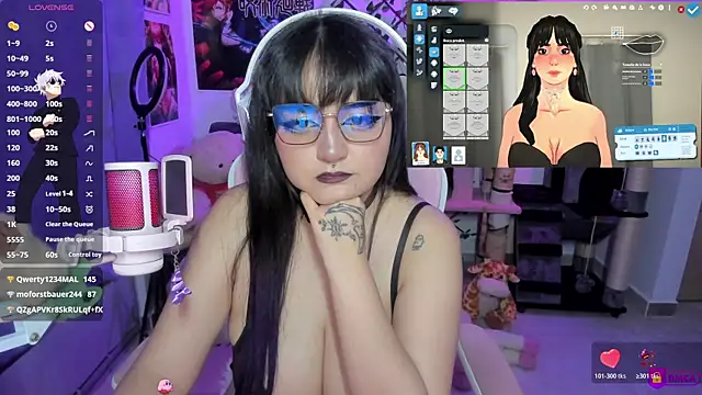 Snapshot of MaddyFooxx chatting on July 23, 1:58 am MaddyFooxx online show from July 23, 1:58 am