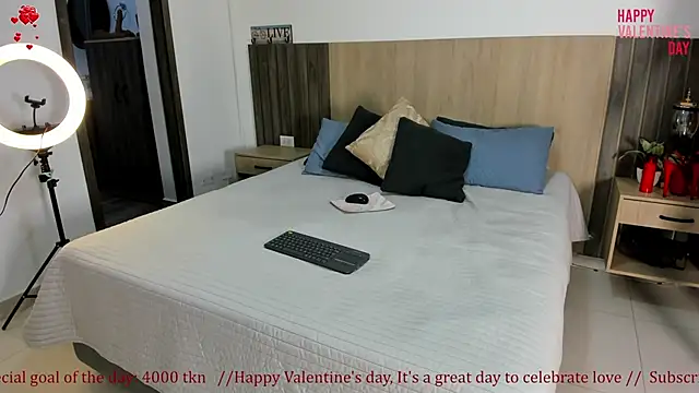 rebeca cortez  online show from February 14, 7:43 pm