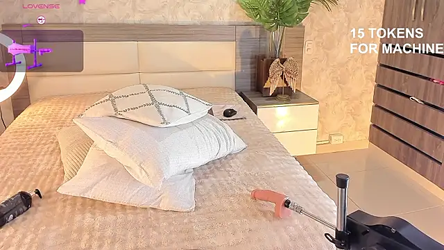 rebeca cortez  online show from March 8, 2:04 am