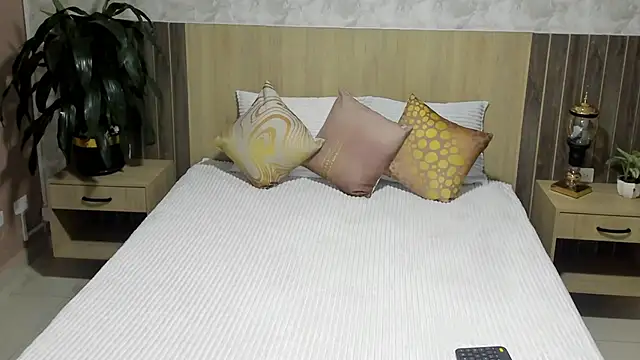 rebeca cortez  online show from June 16, 9:28 pm