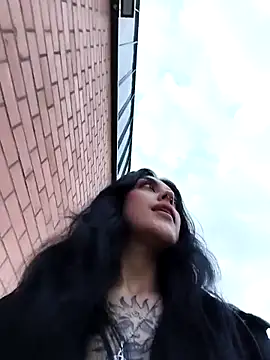 Snapshot of Mazikeen-- chatting on November 12, 10:09 pm Mazikeen-- online show from November 12, 10:09 pm