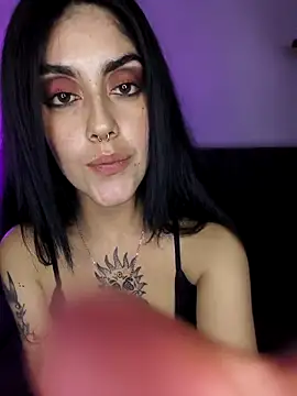 Snapshot of Mazikeen-- chatting on November 20, 10:53 pm Mazikeen-- online show from November 20, 10:53 pm