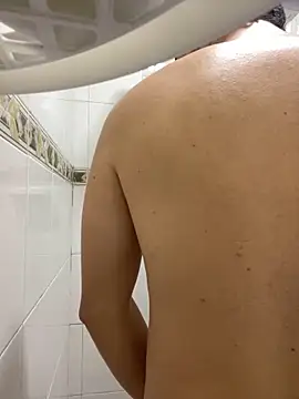 DanielGomez9 online show from December 26, 1:43 pm