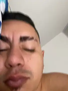 DanielGomez9 online show from January 5, 2:41 pm