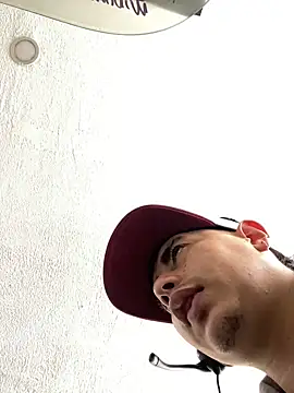 DanielGomez9 online show from March 1, 7:04 pm