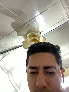 DanielGomez9 online show from March 17, 1:14 am