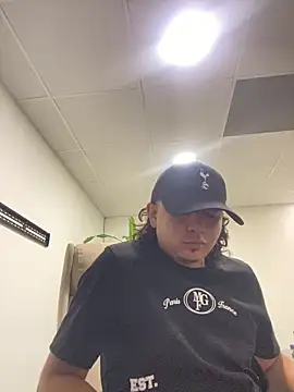 DanielGomez9 online show from April 29, 5:55 am
