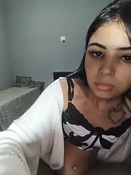 Snapshot of Livia_Diaz chatting on May 20, 1:56 am Livia Diaz online show from May 20, 1:56 am