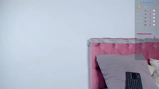 Couple muscle1 online show from March 11, 4:07 pm