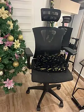 Eva Gonzalez online show from January 4, 1:10 am