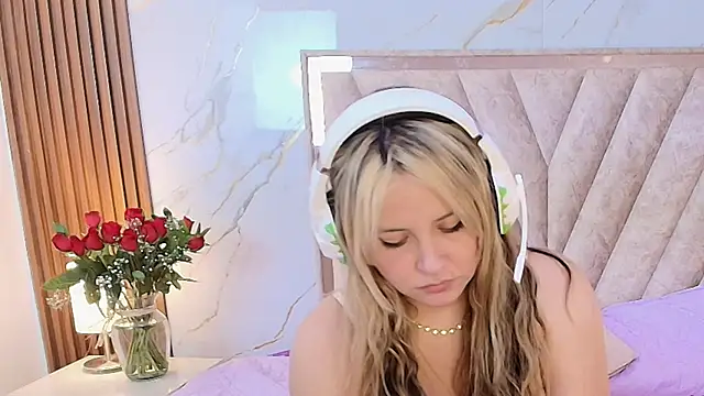 Annie mone online show from January 13, 9:09 pm