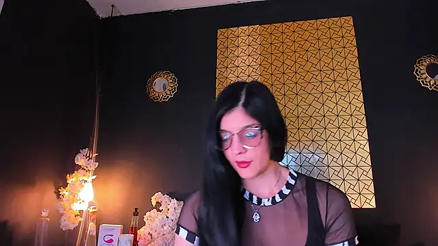 caro lyne  online show from March 18, 1:20 pm