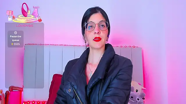 caro lyne  online show from June 12, 7:24 pm