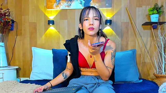 marianaa90 online show from April 30, 1:28 pm