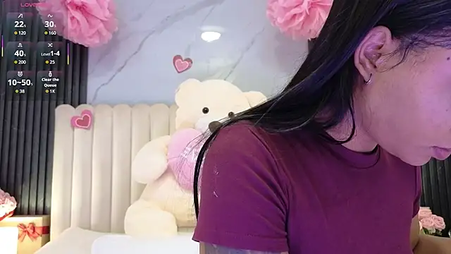 Madiee Rhea online show from April 24, 7:38 pm
