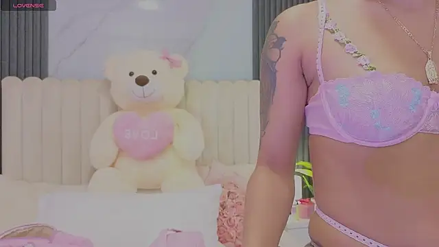Madiee Rhea online show from June 16, 8:00 pm