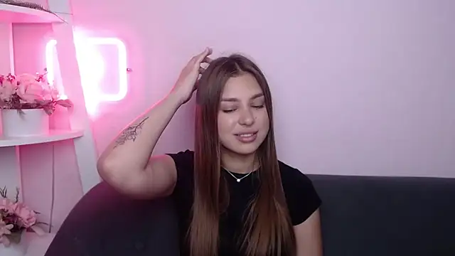 MilanaAngelAs online show from June 28, 5:02 am